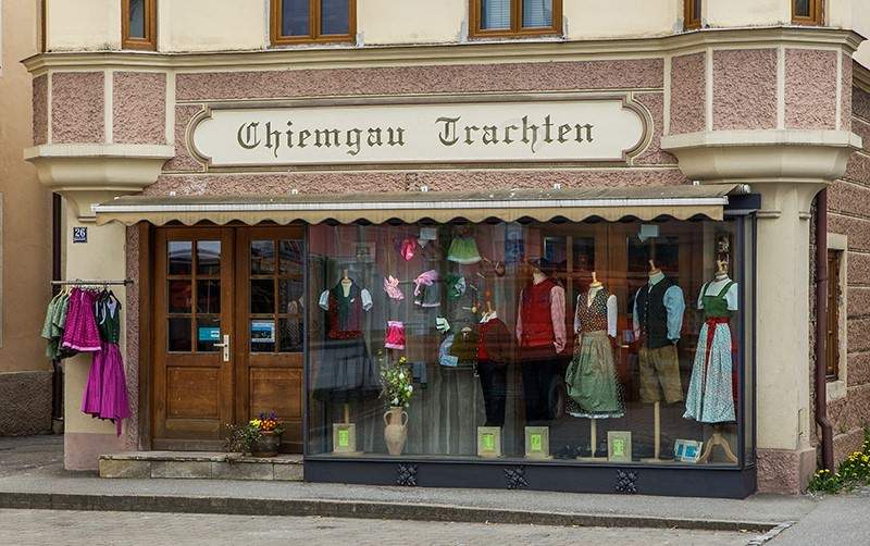 Außenansacht Trachtengeschäft Chiemgau Trachten Außenansacht Trachtengeschäft Chiemgau Trachten